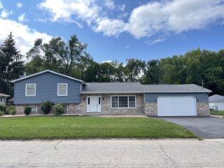 Foreclosed Home - 18 TWEED RD, 60020