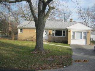 Foreclosed Home - 915 HIGHLAND LN, 60025