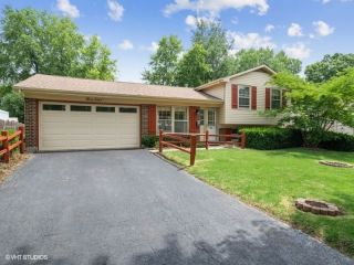 Foreclosed Home - 950 HEARTWOOD LN, 60047