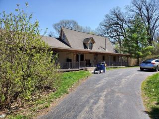 Foreclosed Home - 1016 S Lily Lake Rd, 60051