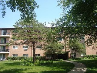 Foreclosed Home - 1019 N BOXWOOD DR APT 405, 60056