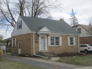 Foreclosed Home - 417 North Elm St, 60056