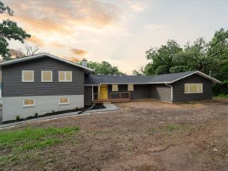 Foreclosed Home - 26040 N MIDLOTHIAN RD, 60060