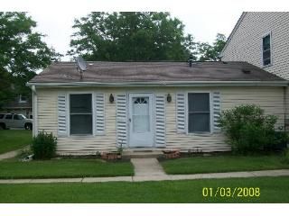 Foreclosed Home - 208 SUNSET CT, 60061