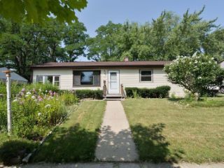 Foreclosed Home - 334 CHERRY VALLEY RD, 60061
