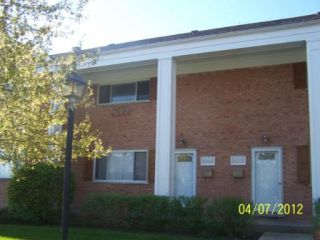 Foreclosed Home - 2005 WALTERS AVE, 60062
