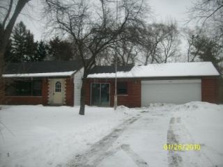 Foreclosed Home - 927 N MAPLE AVE, 60067