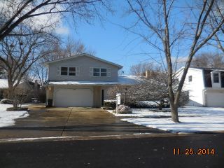 Foreclosed Home - 1126 N KING ARTHUR CT, 60067