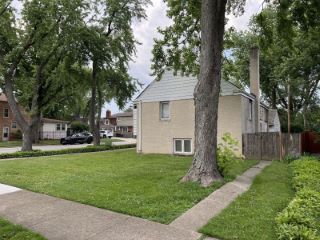 Foreclosed Home - 1923 S ASHLAND AVE, 60068