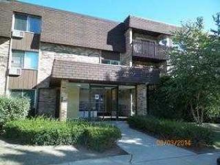 Foreclosed Home - 910 E Old Willow Rd Apt 304, 60070