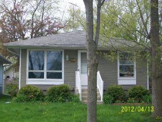 Foreclosed Home - 1226 BARBERRY LN, 60073