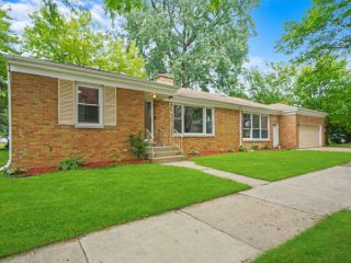 Foreclosed Home - 4120 CLEVELAND ST, 60076