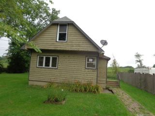 Foreclosed Home - 1327 Nippersink Dr, 60081