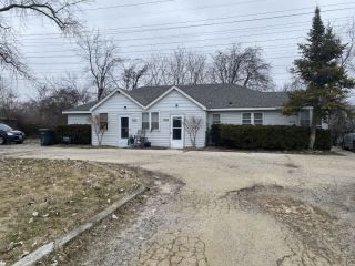 Foreclosed Home - 2624 CLEARVIEW AVE, 60085