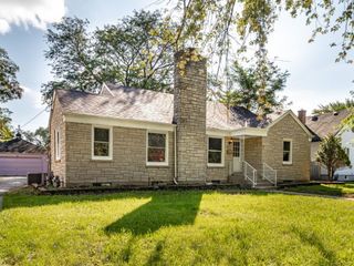 Foreclosed Home - 335 WESTMORELAND AVE, 60085