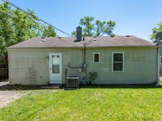 Foreclosed Home - 1602 LYONS CT, 60085