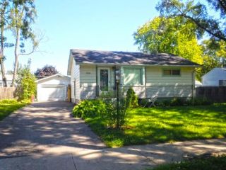 Foreclosed Home - 2330 CHINOOK RD, 60087