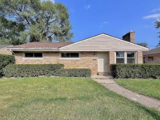 Foreclosed Home - 2239 WALNUT ST, 60087