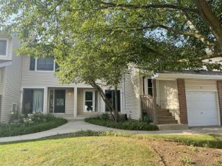 Foreclosed Home - 1058 PINE TREE CIR N, 60089