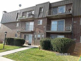 Foreclosed Home - 586 FAIRWAY VIEW DR APT 2C, 60090