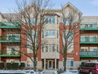Foreclosed Home - 640 MCHENRY RD APT 203, 60090