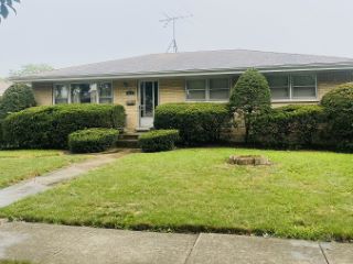 Foreclosed Home - 613 W BEACH DR, 60101
