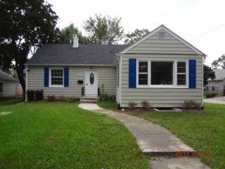 Foreclosed Home - 115 N WASHINGTON ST, 60110
