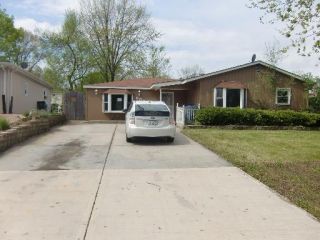 Foreclosed Home - 808 SALEM LN, 60110