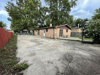 Foreclosed Home - 720 N HOWARD AVE, 60126