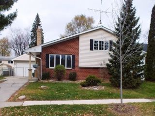 Foreclosed Home - 100 E Wrightwood Ave, 60139