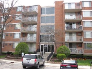 Foreclosed Home - 2222 S STEWART AVE APT 1J, 60148
