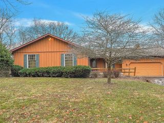 Foreclosed Home - 8719 S HILL RD, 60152