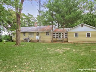 Foreclosed Home - 1513 N IL ROUTE 23, 60152