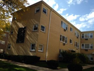 Foreclosed Home - 3806 Ruby St Apt 2e, 60176