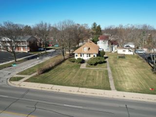 Foreclosed Home - 116 W SAINT CHARLES RD, 60181