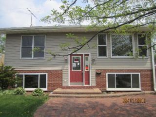 Foreclosed Home - 811 ELIZABETH ST, 60185