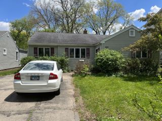 Foreclosed Home - 433 S WOODLAWN ST, 60187