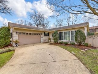 Foreclosed Home - 1260 WINDSOR DR, 60189