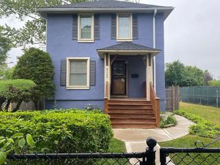 Foreclosed Home - 2102 DARROW AVE, 60201