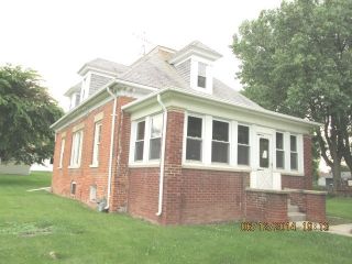 Foreclosed Home - 718 Woodward St, 60401