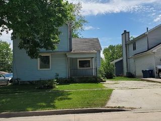 Foreclosed Home - 211 E WAUPANSIE ST, 60420