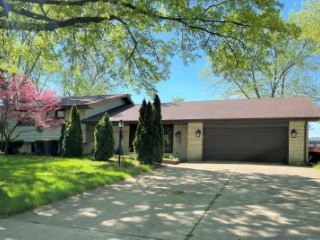 Foreclosed Home - 3010 TWIN OAKS DR, 60435