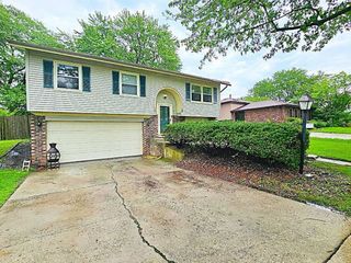 Foreclosed Home - 1410 SUMMIT DR, 60441