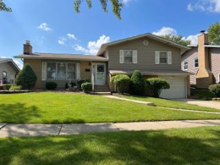 Foreclosed Home - 15232 ARROYO DR, 60452