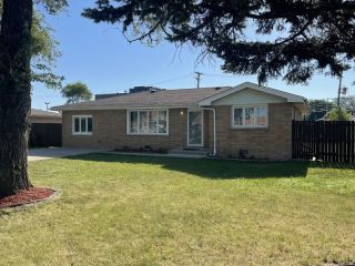 Foreclosed Home - 8019 S OCONTO AVE, 60455