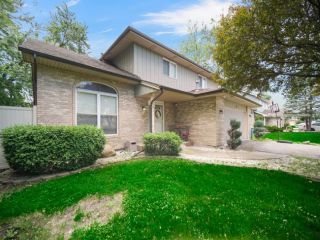 Foreclosed Home - 7813 W 100TH ST, 60465