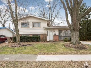Foreclosed Home - 221 ILLINOIS ST, 60466