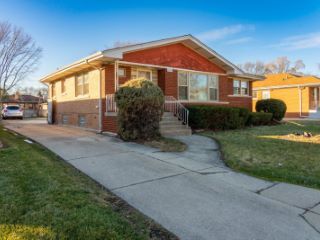 Foreclosed Home - 16342 INGLESIDE AVE, 60473