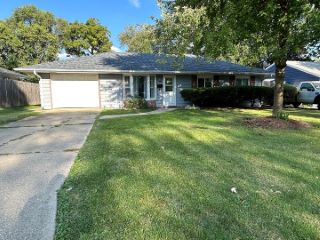 Foreclosed Home - 1129 N RUSSELL AVE, 60506