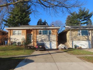 Foreclosed Home - 1234 WOODSIDE RD, 60526